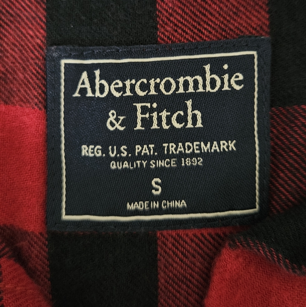 Abercrombie & Fitch Buffalo Plaid Flannel Shirt Red Black Relaxed Fit Small - Picture 8 of 10